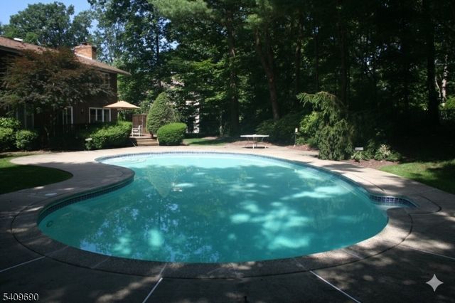 566 Faletti Way, River Vale Twp., NJ 07675