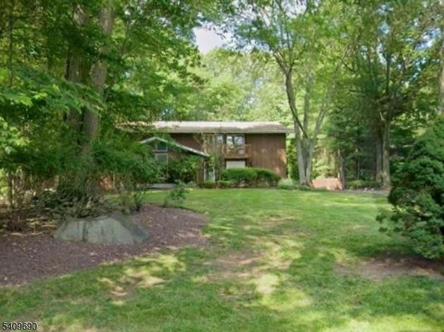 566 Faletti Way, River Vale Twp., NJ 07675