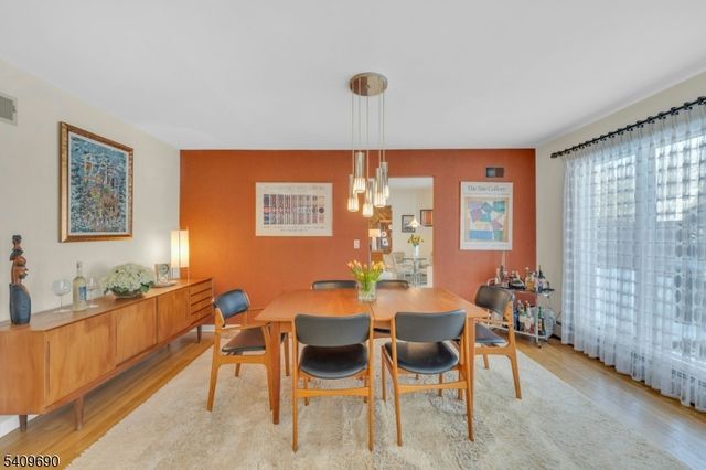 566 Faletti Way, River Vale Twp., NJ 07675