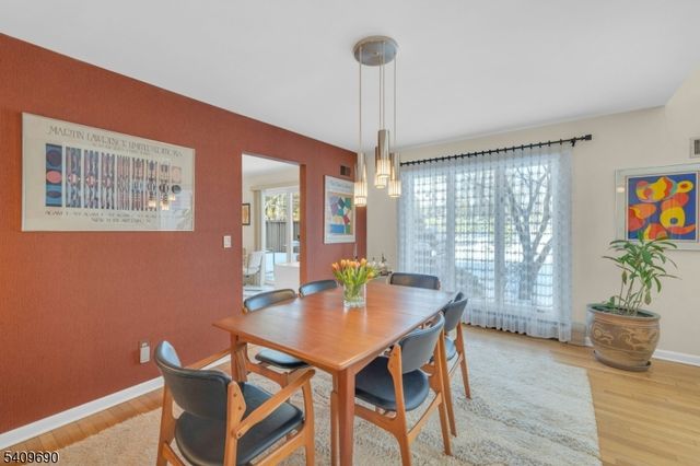 566 Faletti Way, River Vale Twp., NJ 07675