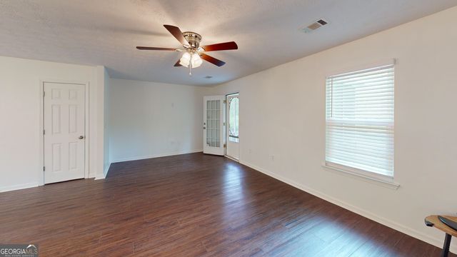 1640 Riverchase Circle NE, Conyers, GA 30013