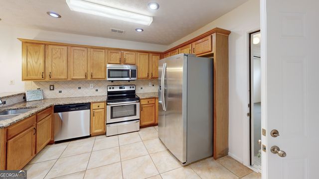 1640 Riverchase Circle NE, Conyers, GA 30013