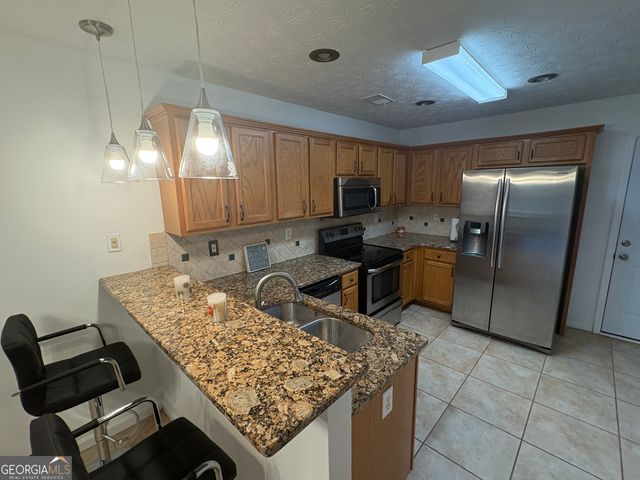 1640 Riverchase Circle NE, Conyers, GA 30013