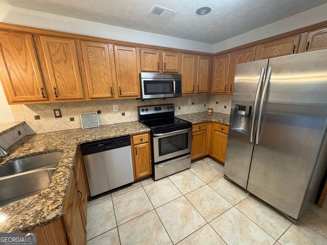 1640 Riverchase Circle NE, Conyers, GA 30013