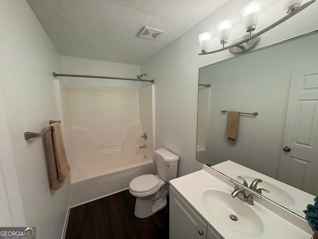 1640 Riverchase Circle NE, Conyers, GA 30013