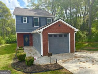 1640 Riverchase Circle NE, Conyers, GA 30013