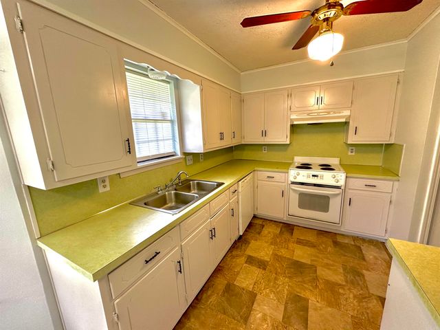 3805 Scenic Drive, Pine Bluff, AR 71603