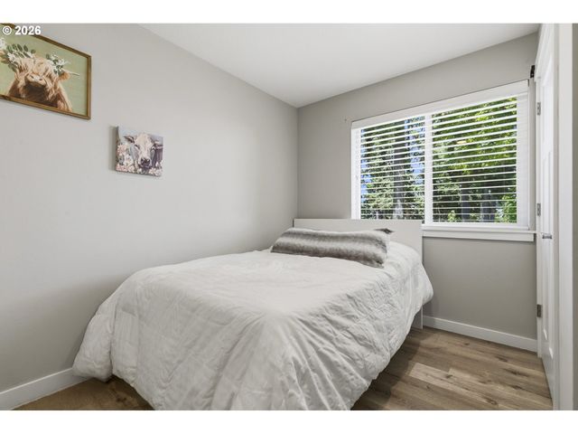 1032 S WILLOW St, Canby, OR 97013