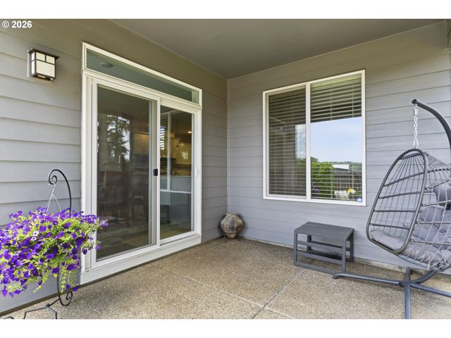 1032 S WILLOW St, Canby, OR 97013