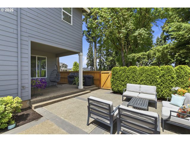 1032 S WILLOW St, Canby, OR 97013