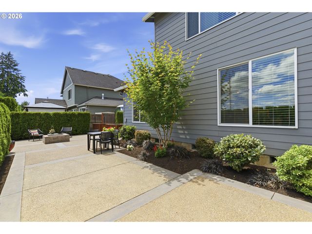 1032 S WILLOW St, Canby, OR 97013