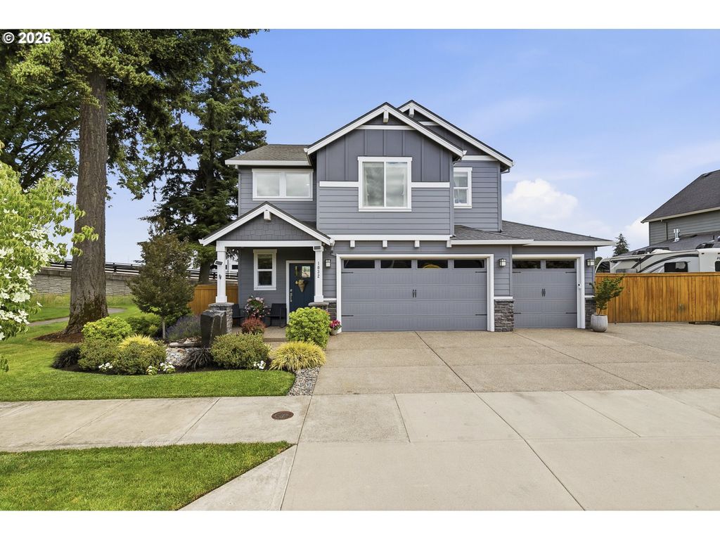 1032 S WILLOW St, Canby, OR 97013