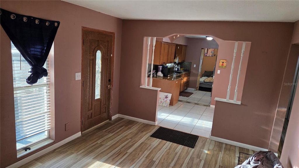 Image 2 of property listing at 3506 DARLINGTON DRIVE, Tampa, FL 33619