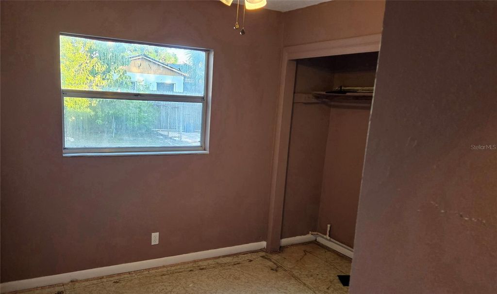 Image 9 of property listing at 3506 DARLINGTON DRIVE, Tampa, FL 33619