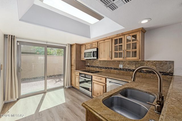 3160 N Brittlebush Lane, Tucson, AZ 85712