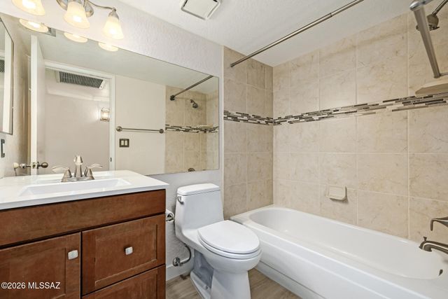 3160 N Brittlebush Lane, Tucson, AZ 85712