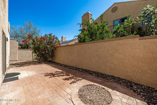 3160 N Brittlebush Lane, Tucson, AZ 85712