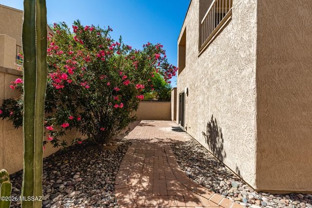 3160 N Brittlebush Lane, Tucson, AZ 85712