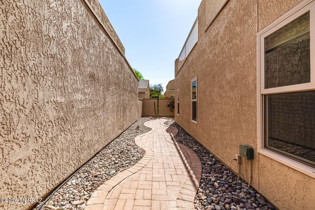 3160 N Brittlebush Lane, Tucson, AZ 85712