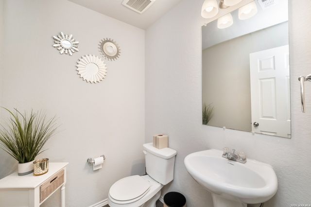 9019 Halbert Falls, San Antonio, TX 78245