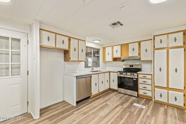 9205 E SUN LAKES Boulevard, Sun Lakes, AZ 85248