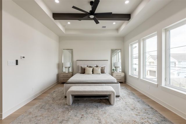 1122 E 27th St B, Houston, TX 77009