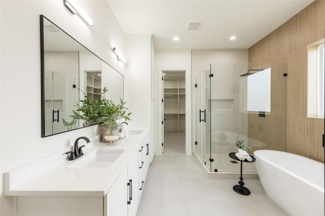 1122 E 27th St B, Houston, TX 77009