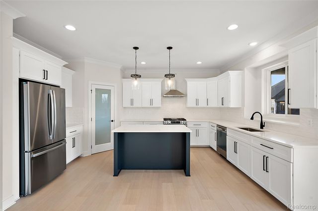 18894 Via Firenze Drive, Macomb Township, MI 48044