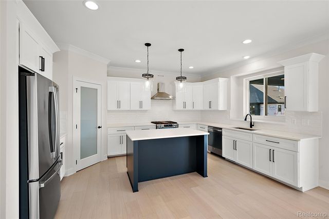 18894 Via Firenze Drive, Macomb Township, MI 48044