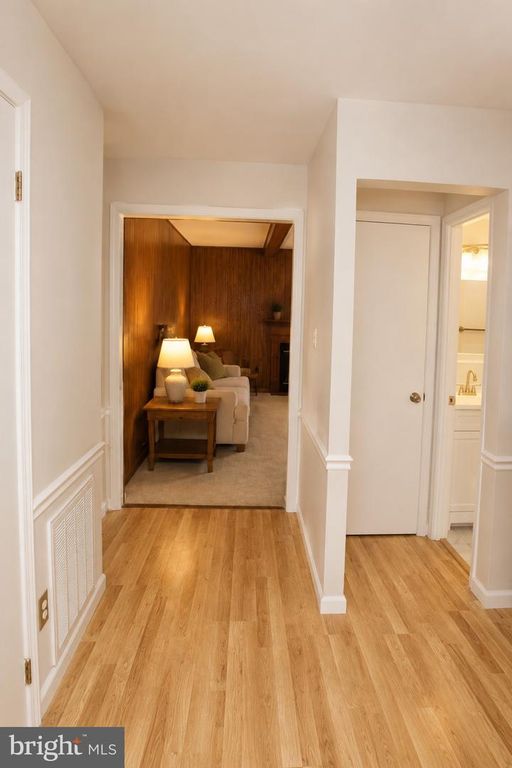 Image 16 of property listing at 1389 REDWOOD CIR, La Plata, MD 20646