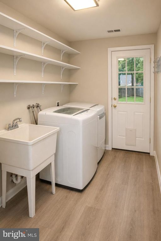 Image 20 of property listing at 1389 REDWOOD CIR, La Plata, MD 20646