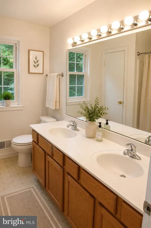 Image 27 of property listing at 1389 REDWOOD CIR, La Plata, MD 20646