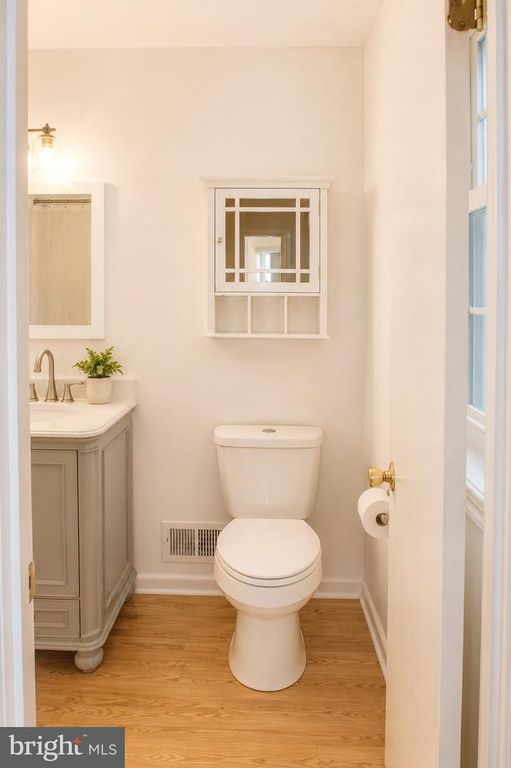 Image 33 of property listing at 1389 REDWOOD CIR, La Plata, MD 20646