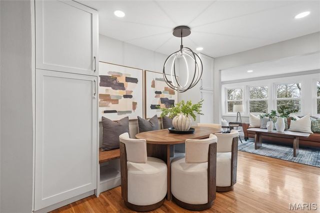 1612 Dougherty Ferry Road, Kirkwood, MO 63122