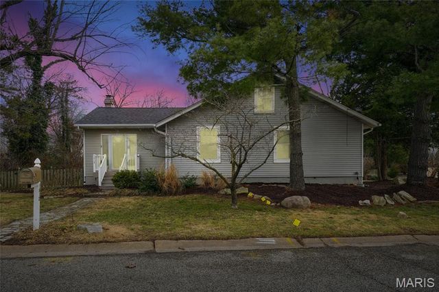 1612 Dougherty Ferry Road, Kirkwood, MO 63122