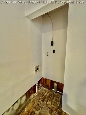 1355 Glenwood Road, Milton, WV 25441