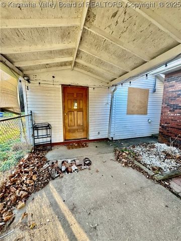 1355 Glenwood Road, Milton, WV 25441