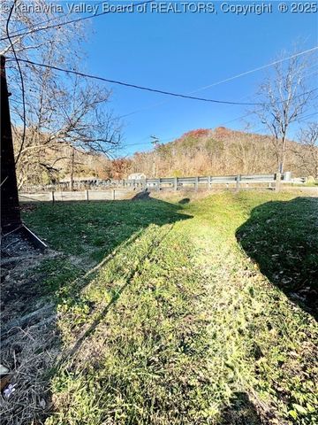 1355 Glenwood Road, Milton, WV 25441