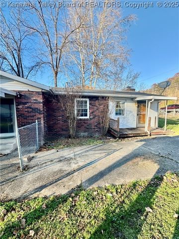 1355 Glenwood Road, Milton, WV 25441
