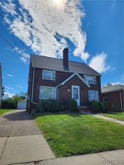 42 Onondaga Avenue, West Seneca, NY 14220