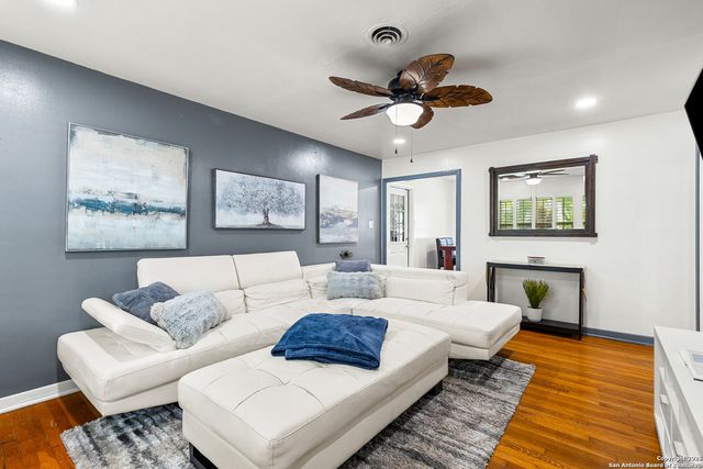 4527 Newcome, San Antonio, TX 78229