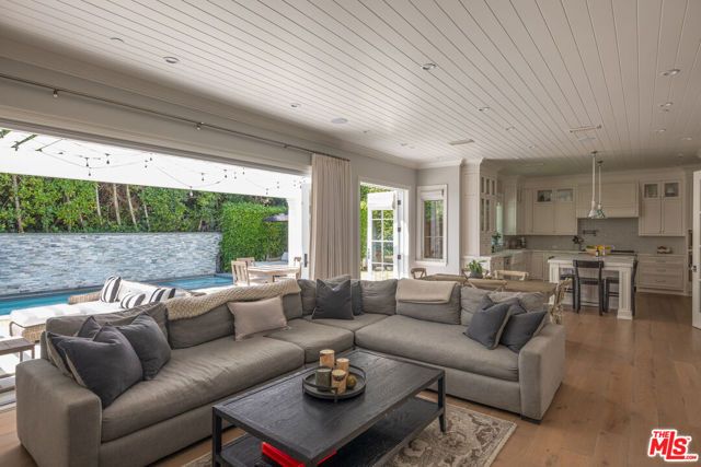 10334 Lorenzo Drive, Los Angeles, CA 90064