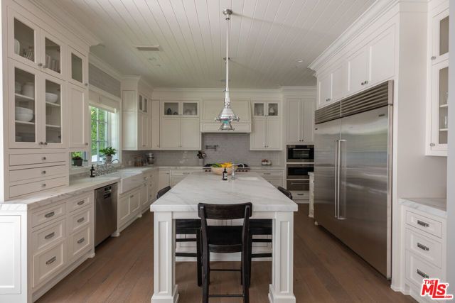 10334 Lorenzo Drive, Los Angeles, CA 90064