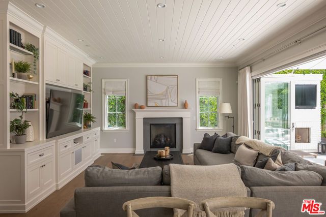 10334 Lorenzo Drive, Los Angeles, CA 90064