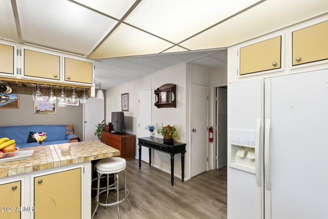 305 S VAL VISTA Drive 243, Mesa, AZ 85204