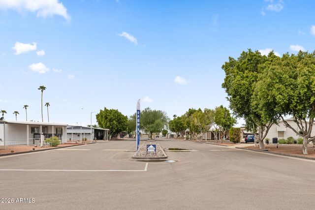 305 S VAL VISTA Drive 243, Mesa, AZ 85204