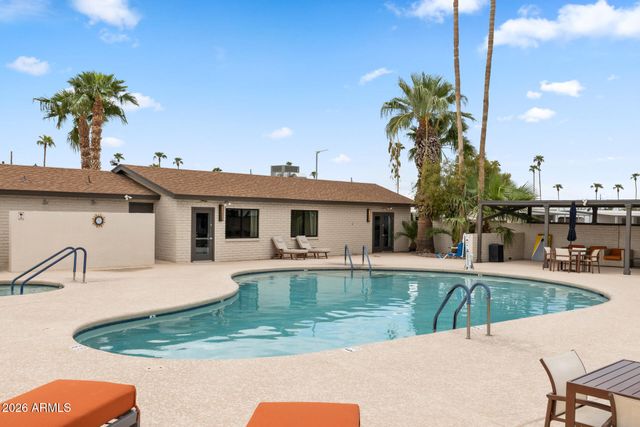 305 S VAL VISTA Drive 243, Mesa, AZ 85204