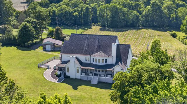 8992 Horton Hwy, College Grove, TN 37046