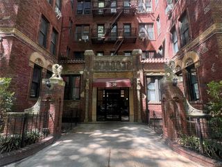37-20 81 Street 5E, Jackson Heights, NY 11372