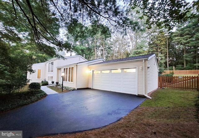 10929 HOWLAND DR, Reston, VA 20191